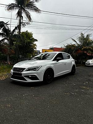 SEAT Leon Cupra 300 – 2.0 TSI 300 ch 