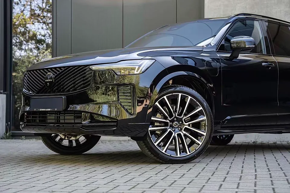 VOLVO XC90 T8 ULTRA DARK — photo 2