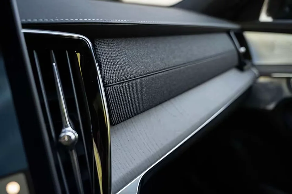 VOLVO XC90 T8 ULTRA DARK — photo 10