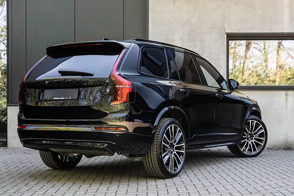 VOLVO XC90 T8 ULTRA DARK — photo 13