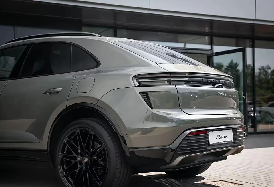 PORSCHE MACAN TURBO — photo 7