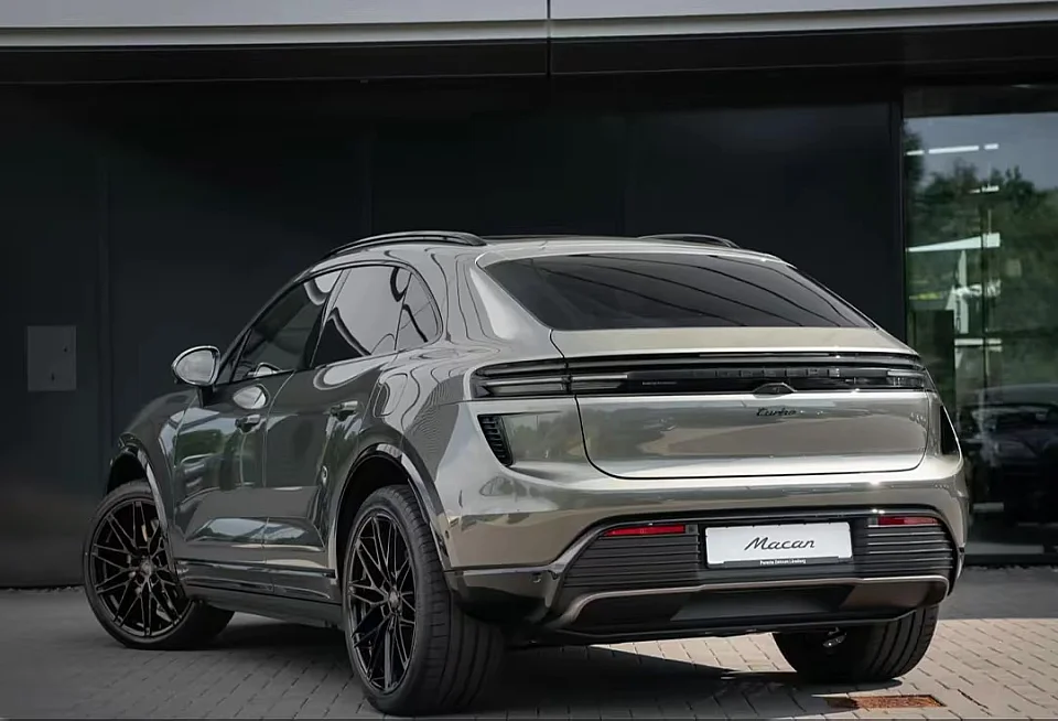 PORSCHE MACAN TURBO — photo 9