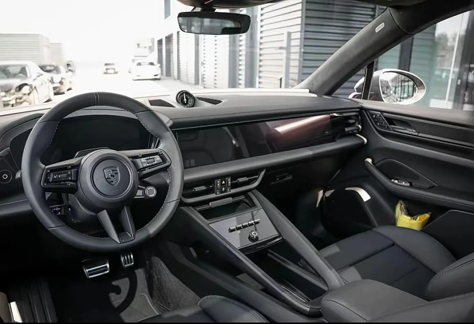 PORSCHE MACAN TURBO — photo 11