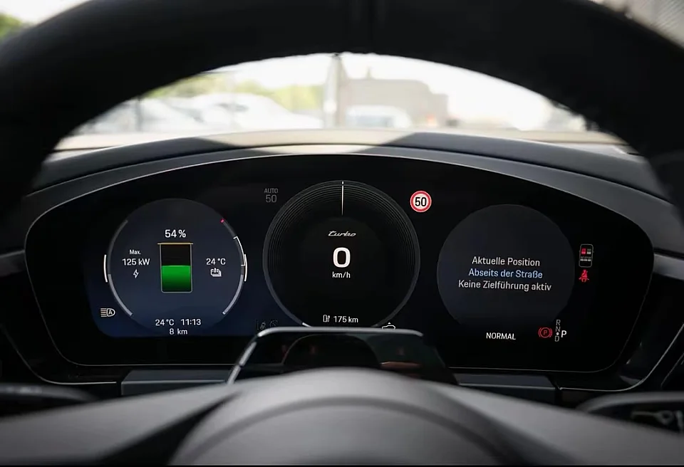 PORSCHE MACAN TURBO — photo 12