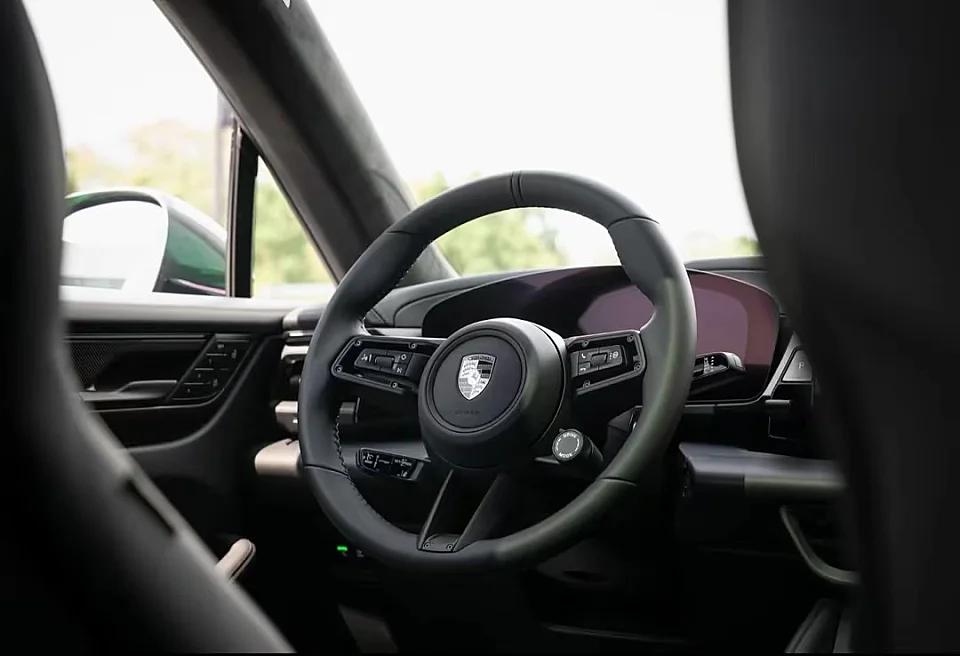 PORSCHE MACAN TURBO — photo 15