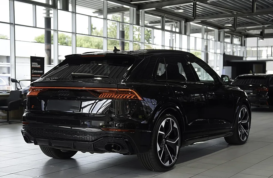 AUDI RS Q8 — photo 5