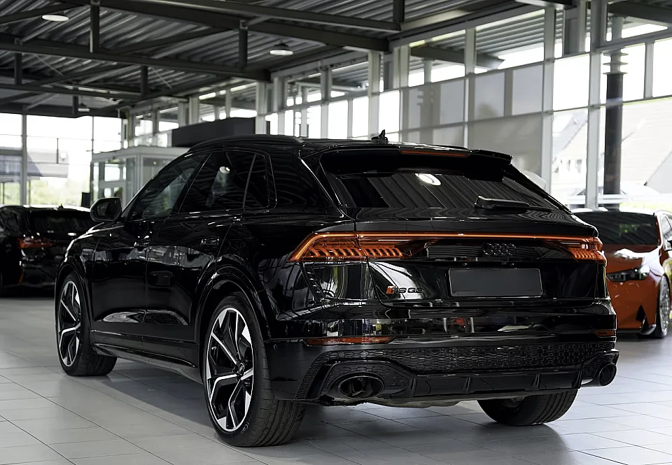 AUDI RS Q8 — photo 7