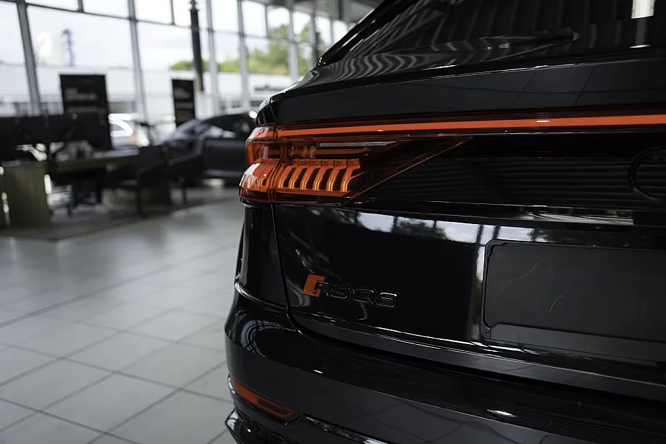 AUDI RS Q8 — photo 10
