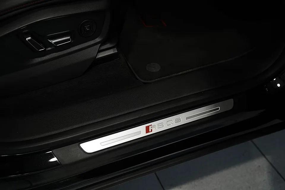AUDI RS Q8 — photo 12