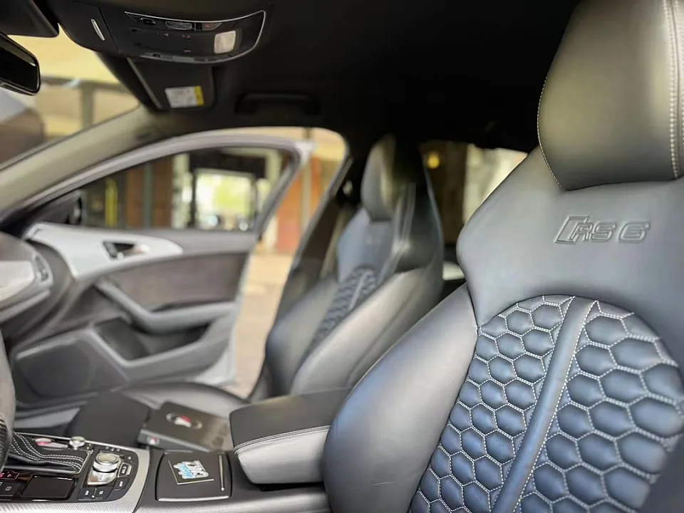 AUDI RS6 — photo 5