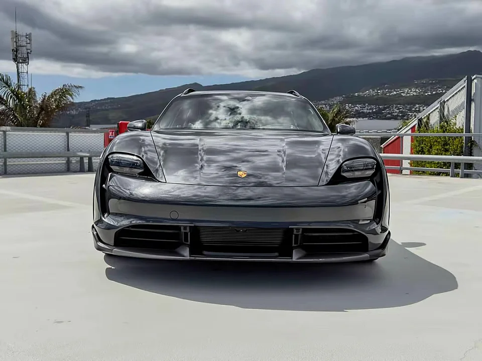 PORSCHE TAYCAN TURBO CROSS TURISMO — photo 2