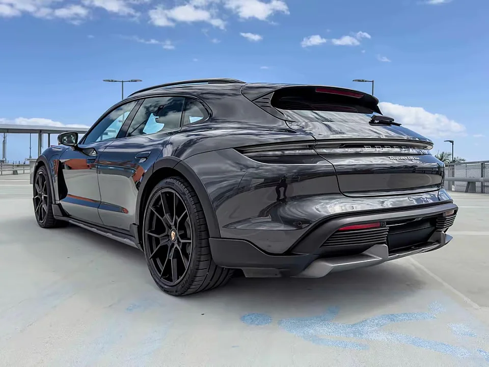 PORSCHE TAYCAN TURBO CROSS TURISMO — photo 6