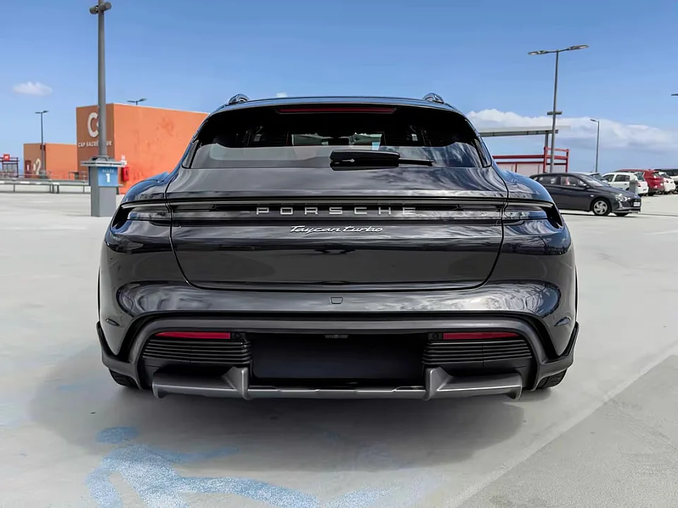 PORSCHE TAYCAN TURBO CROSS TURISMO — photo 7