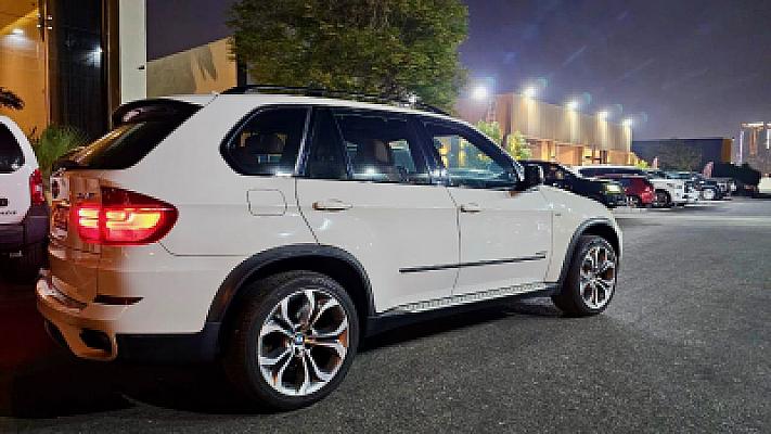 BMW X5 E70 50i (V8 408ch) - 2