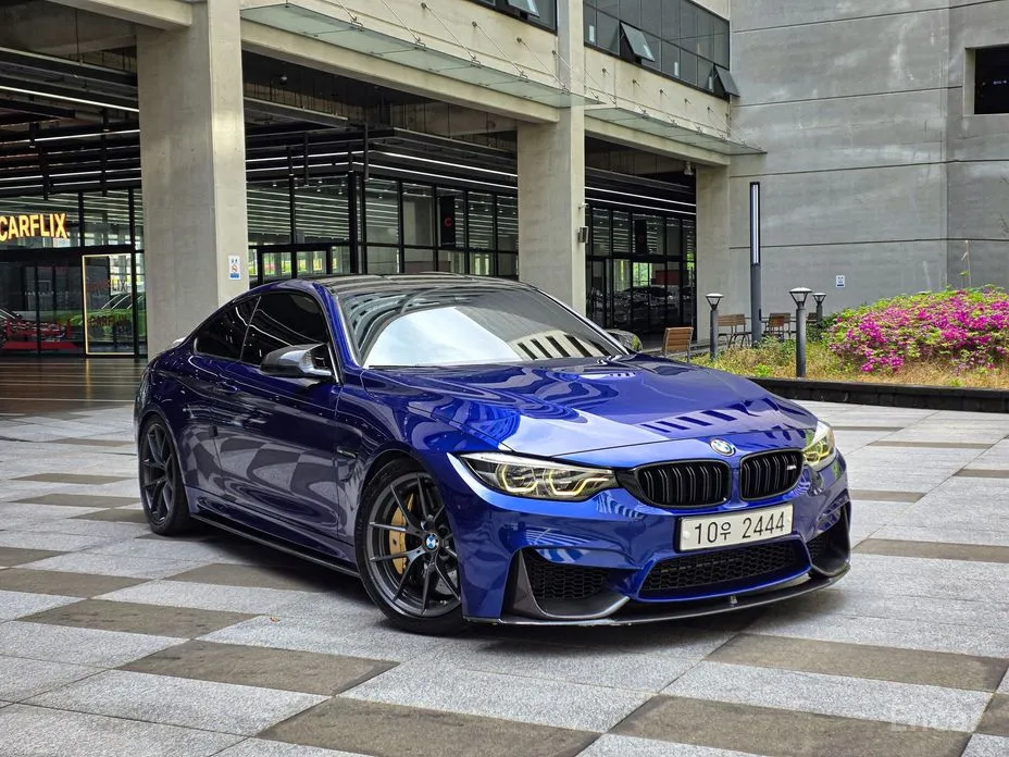 BMW M4 CS
