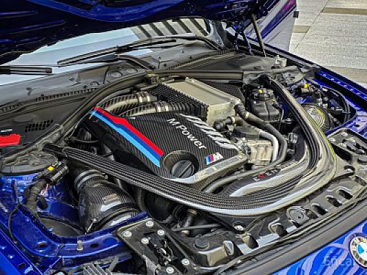BMW M4 CS — photo 17