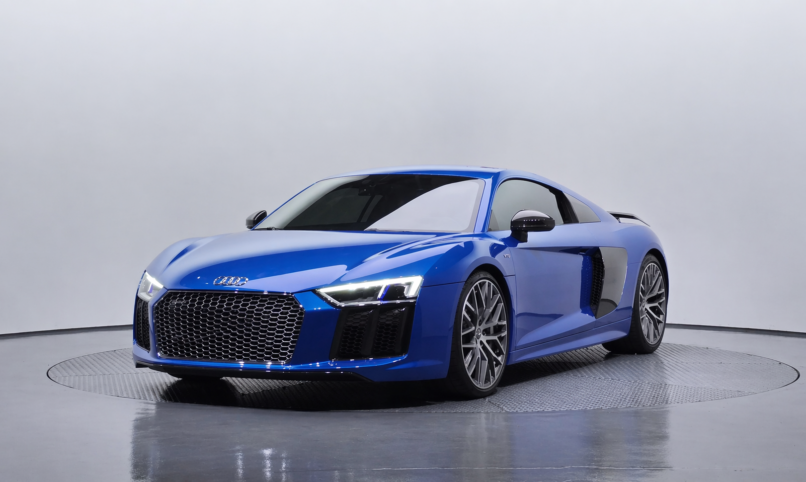 AUDI R8 V10 PLUS
