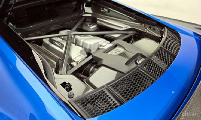 AUDI R8 V10 PLUS — photo 4