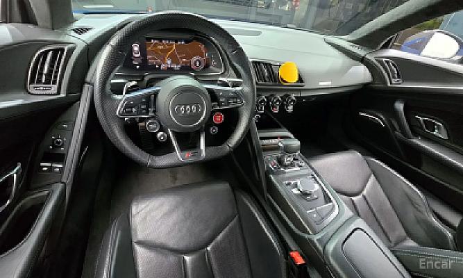 AUDI R8 V10 PLUS — photo 5