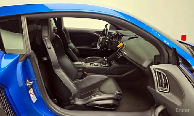 AUDI R8 V10 PLUS — photo 8