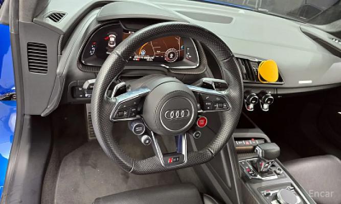 AUDI R8 V10 PLUS — photo 10