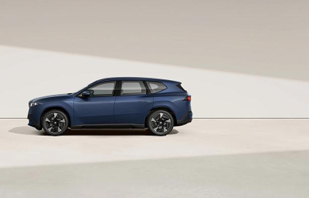BMW iX3 50 xDrive — photo 4