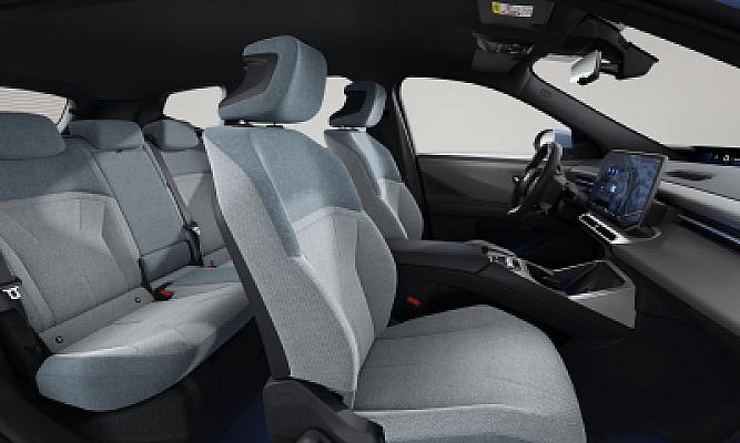 BMW iX3 50 xDrive — photo 8