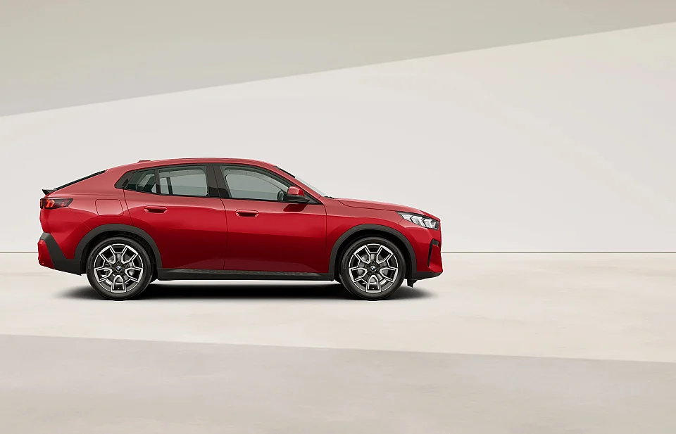 BMW iX2 eDrive20 — photo 2