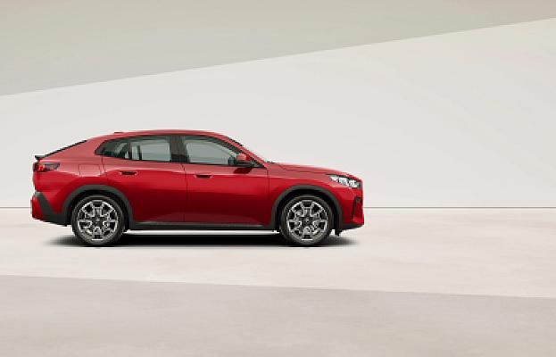 BMW iX2 eDrive20 — photo 2