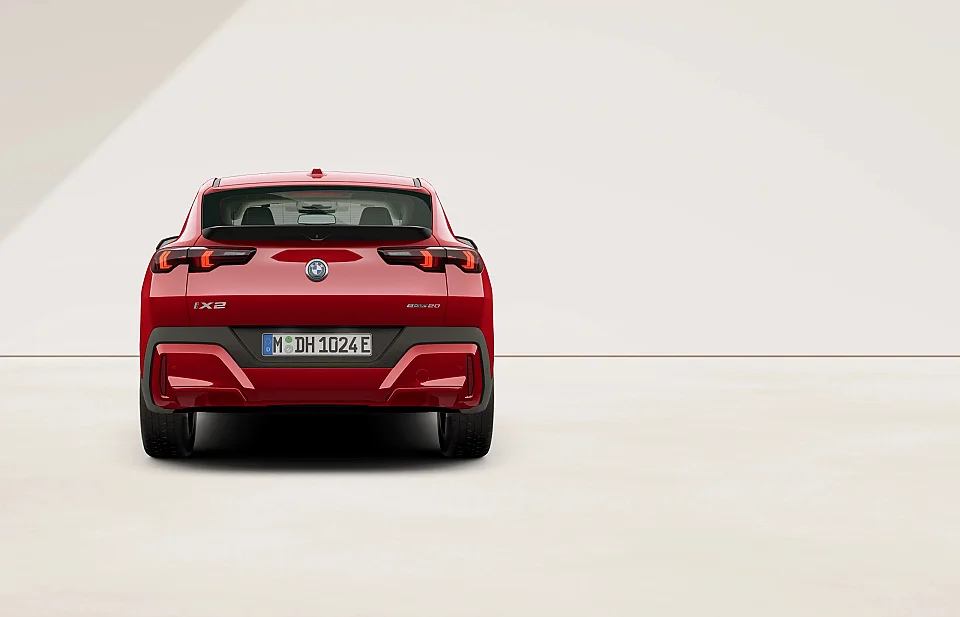 BMW iX2 eDrive20 — photo 3
