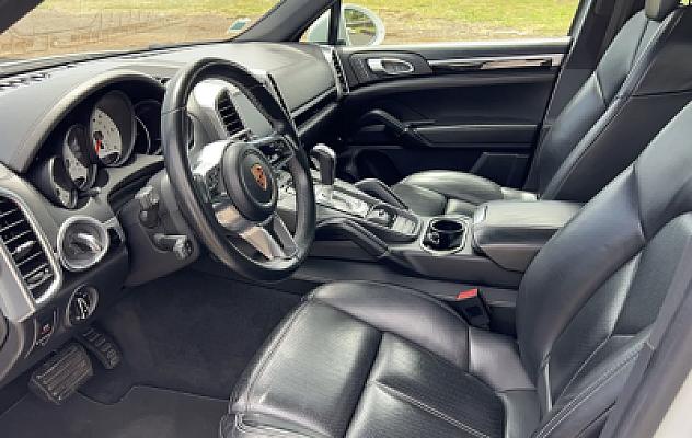 Porsche Cayenne — photo 4