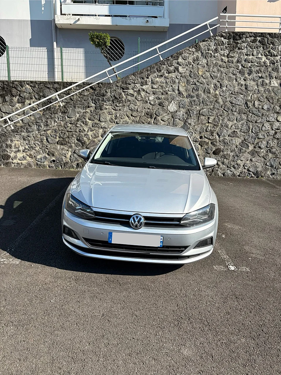 Volkswagen Polo Grise 2020 Manuelle — photo 1