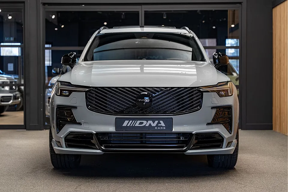 Volvo XC90 T8  — photo 2