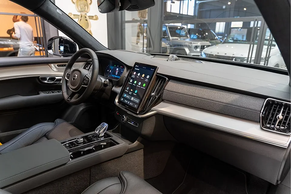 Volvo XC90 T8  — photo 10