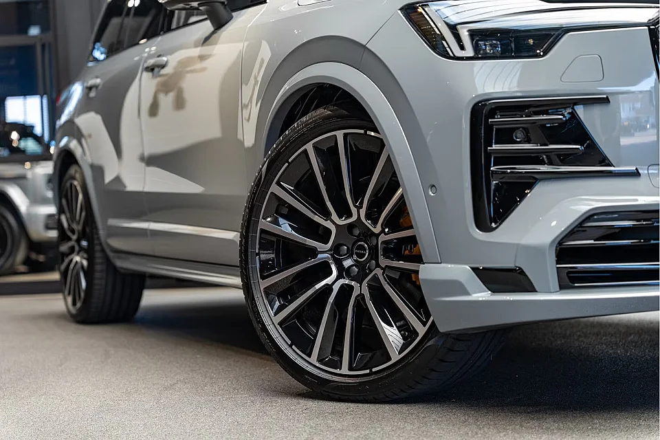 Volvo XC90 T8  — photo 16