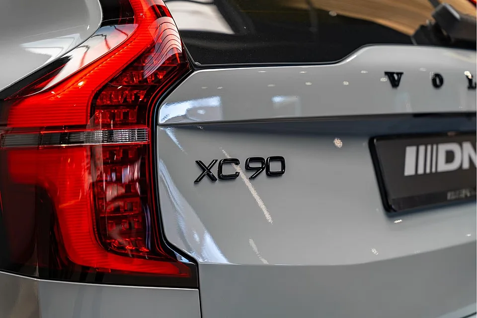 Volvo XC90 T8  — photo 18
